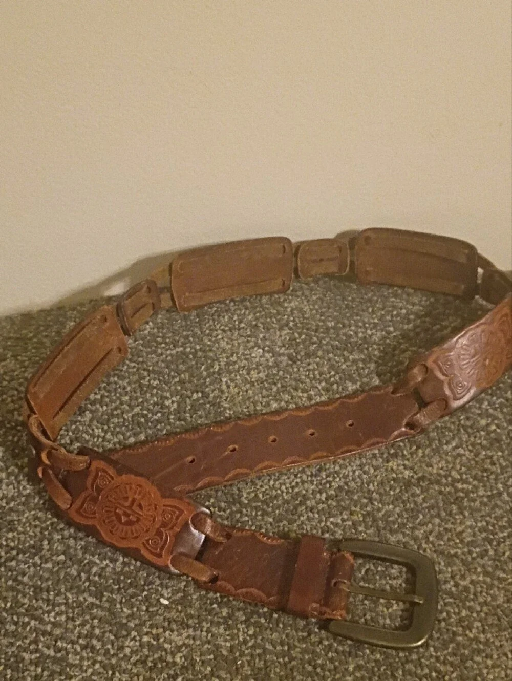 Brown vintage Tooled Leather Women's Belt with Floral Accent Size M